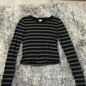 Aéropostale black and white striped long sleeve
